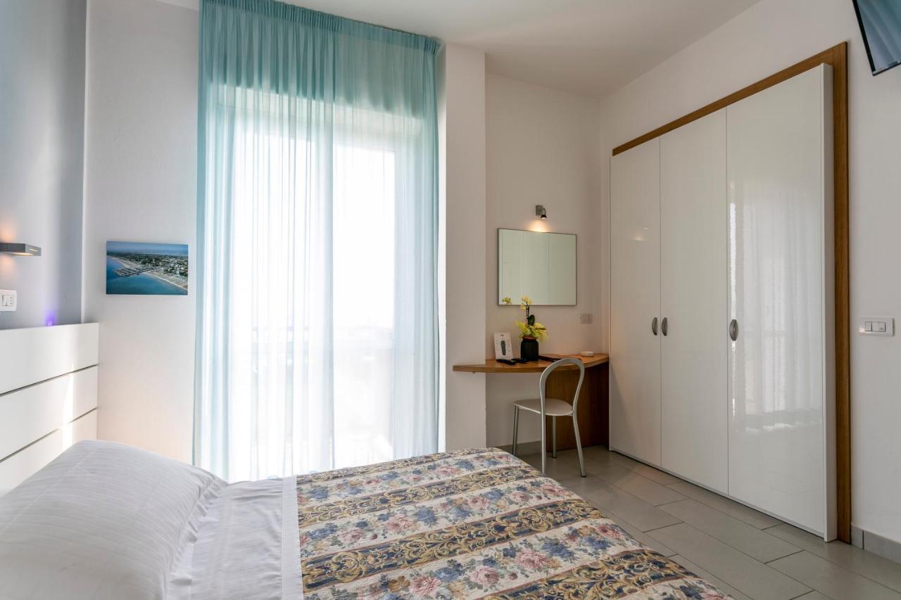 Hotel Baya - In Centro, Sul Mare Milano Marittima Exterior photo