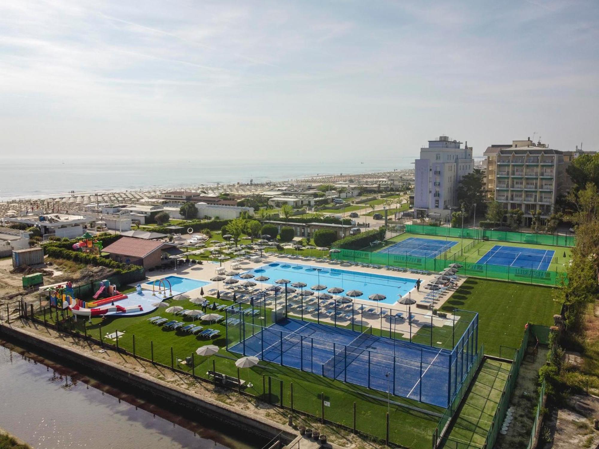 Hotel Baya - In Centro, Sul Mare Milano Marittima Exterior photo